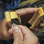 Ponchadora Pelacables Cortacables Matraca RJ45 Pass-Thru — KLEIN TOOLS