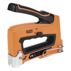 Grapadora para Cables de Voz, Datos y Video (UTP) a Madera — KLEIN TOOLS