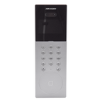 Videoportero IP Multiapartamento 1080p HD Reconocimiento Facial IA Pantalla 4.3' 5,000 Rostros 25,000 Tarjetas IP65 500 Departamentos 9 Frentes de Calle — Hikvision